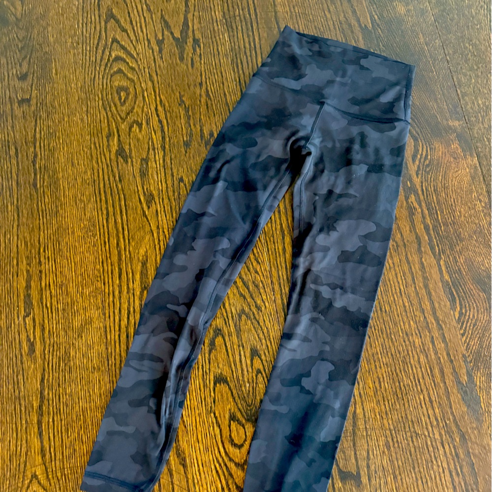 Lululemon Align Leggings black camouflage Size 2 / 25 length